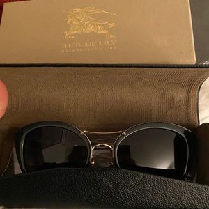 Burberry aviators - brand new never used!